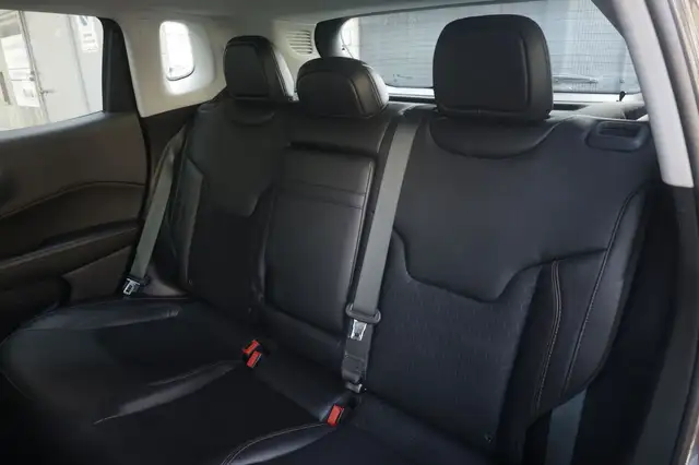 Jeep Compass view 3