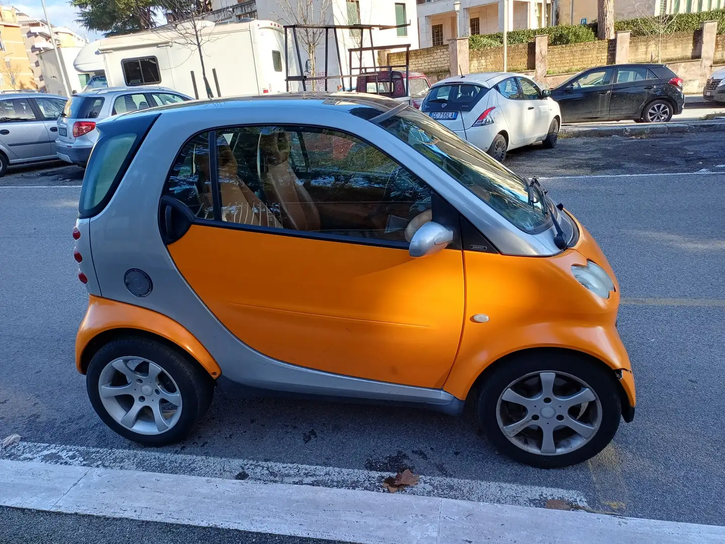 smart city-coupé/city-cabrio motore sostituito un anno fa in ottime condizioni. Orange - 2