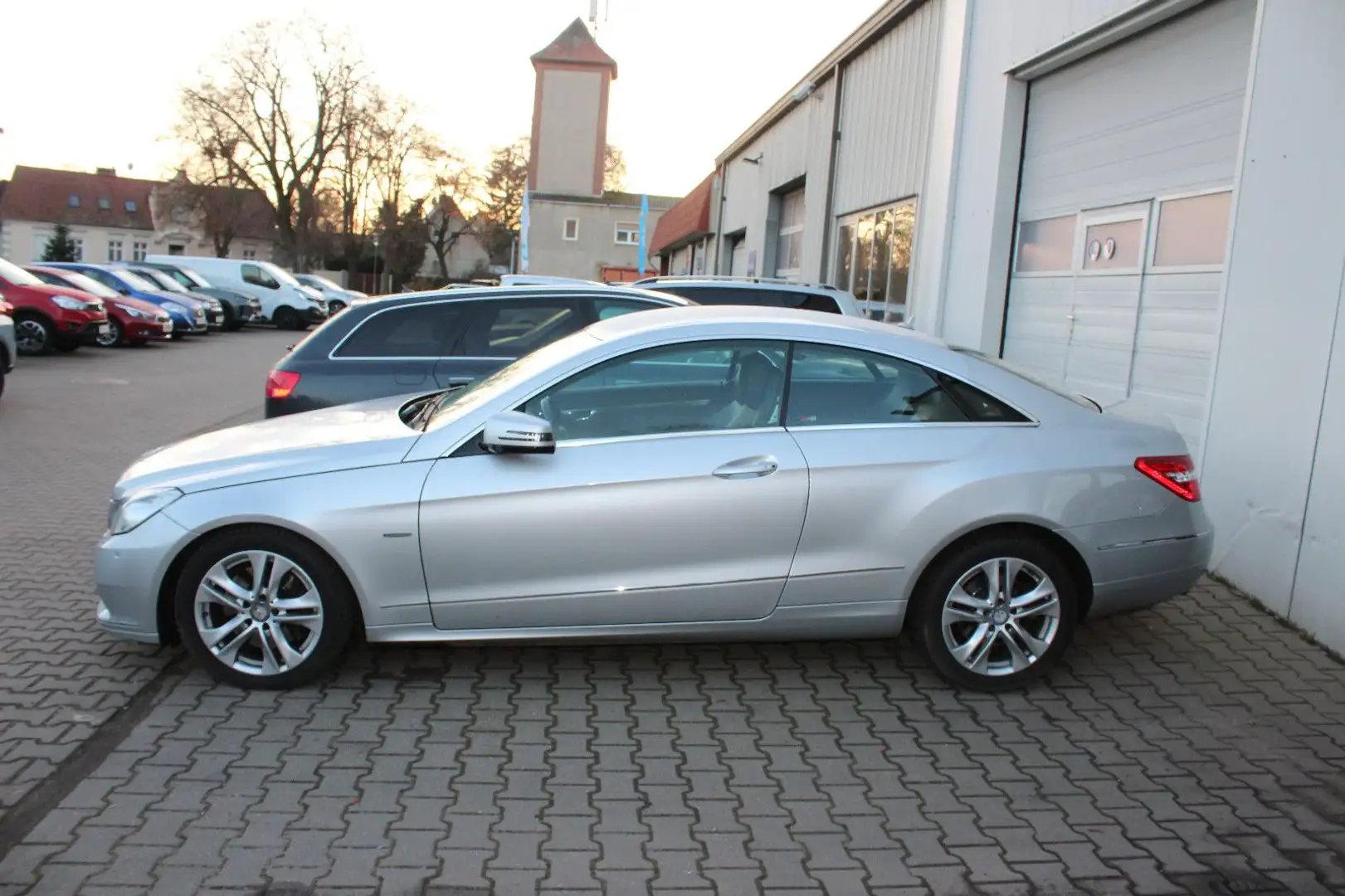 Mercedes-Benz E 350 Coupé E 350 CDI BlueEFFICIENCY AVANTG. Zilver - 2