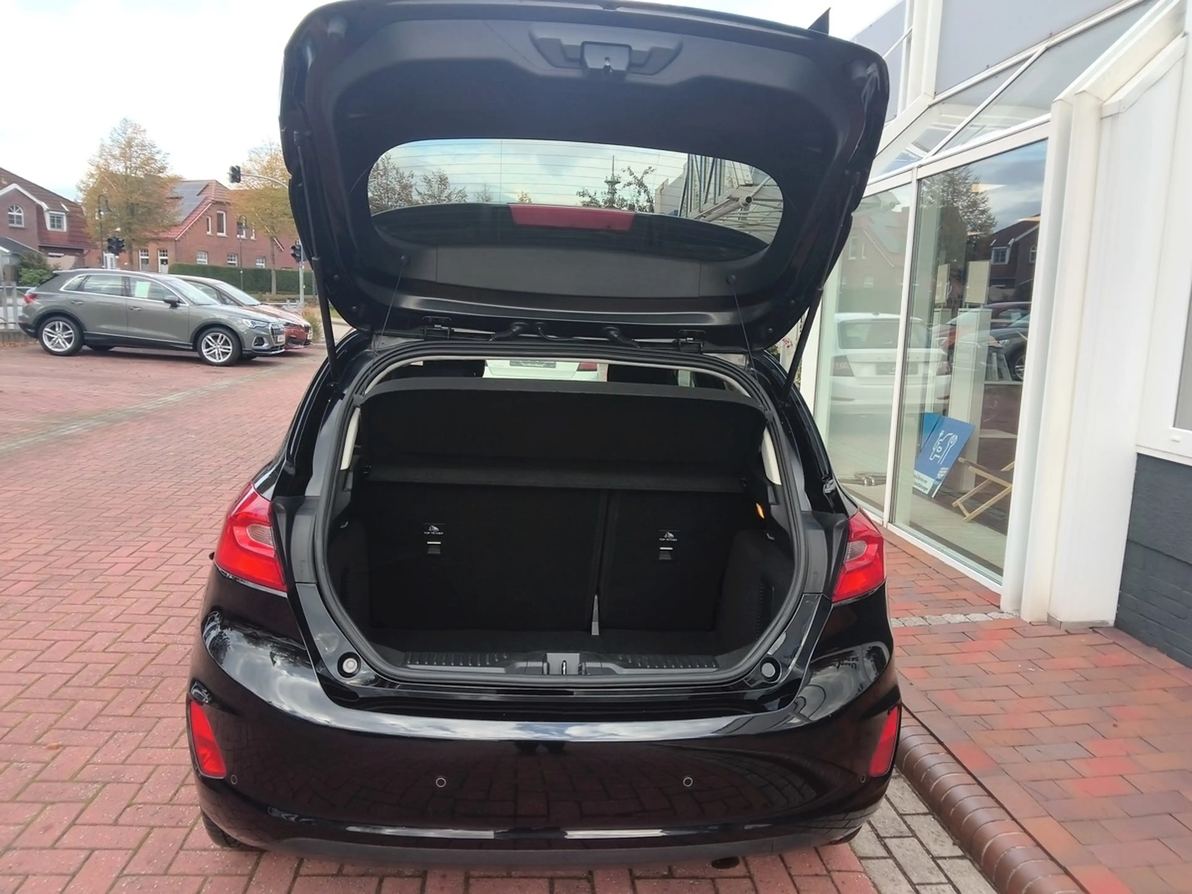 Ford Fiesta Cool&Connect, GJR, Tempomat, — photo 14