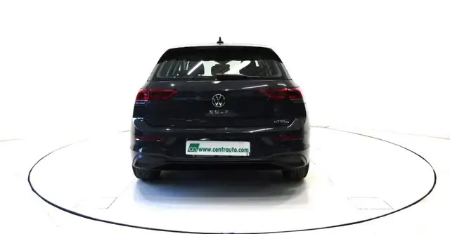 Volkswagen Golf view 4
