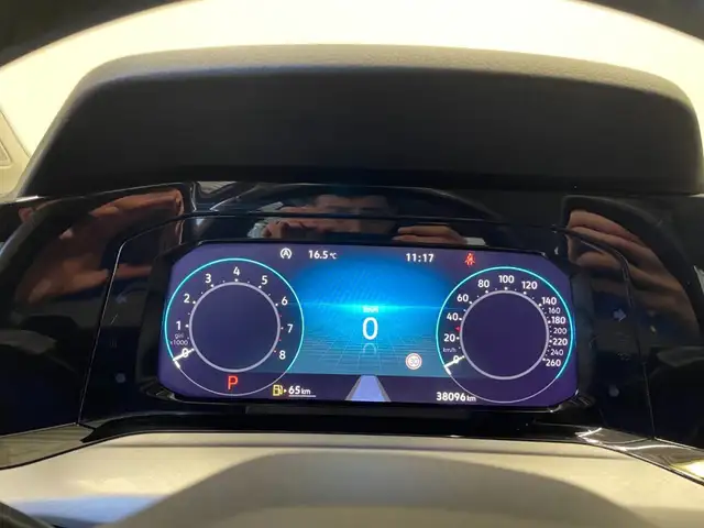 Volkswagen Golf view 5