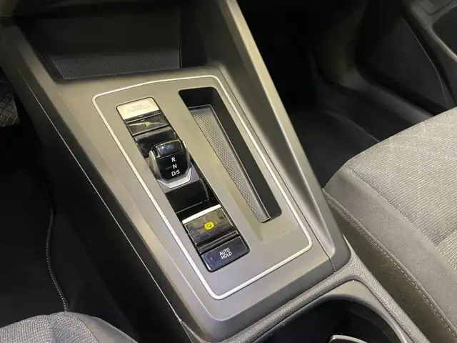 Volkswagen Golf view 8