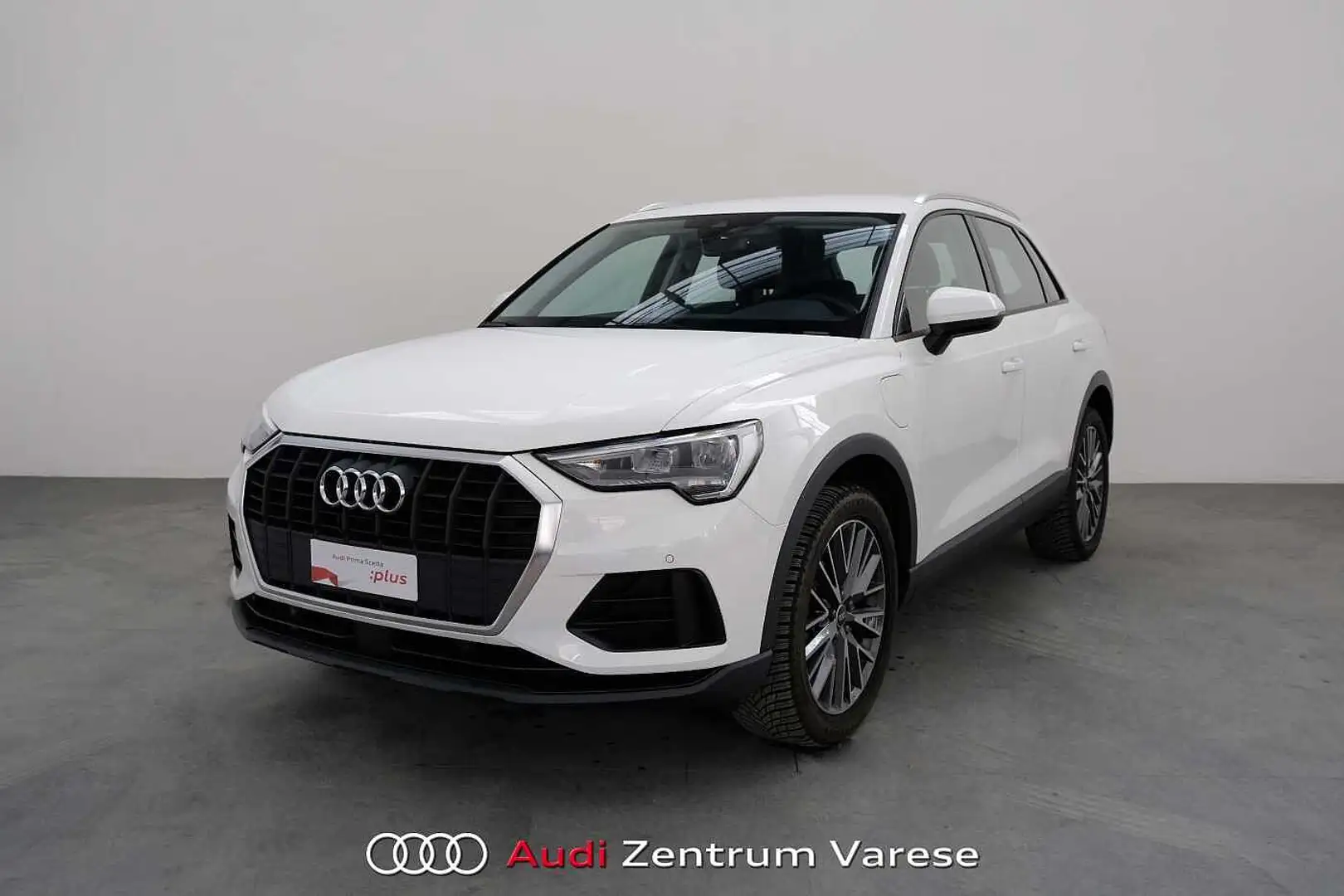 Audi Q3 45 TFSI-E 245CV Stronic Business Bianco - 1