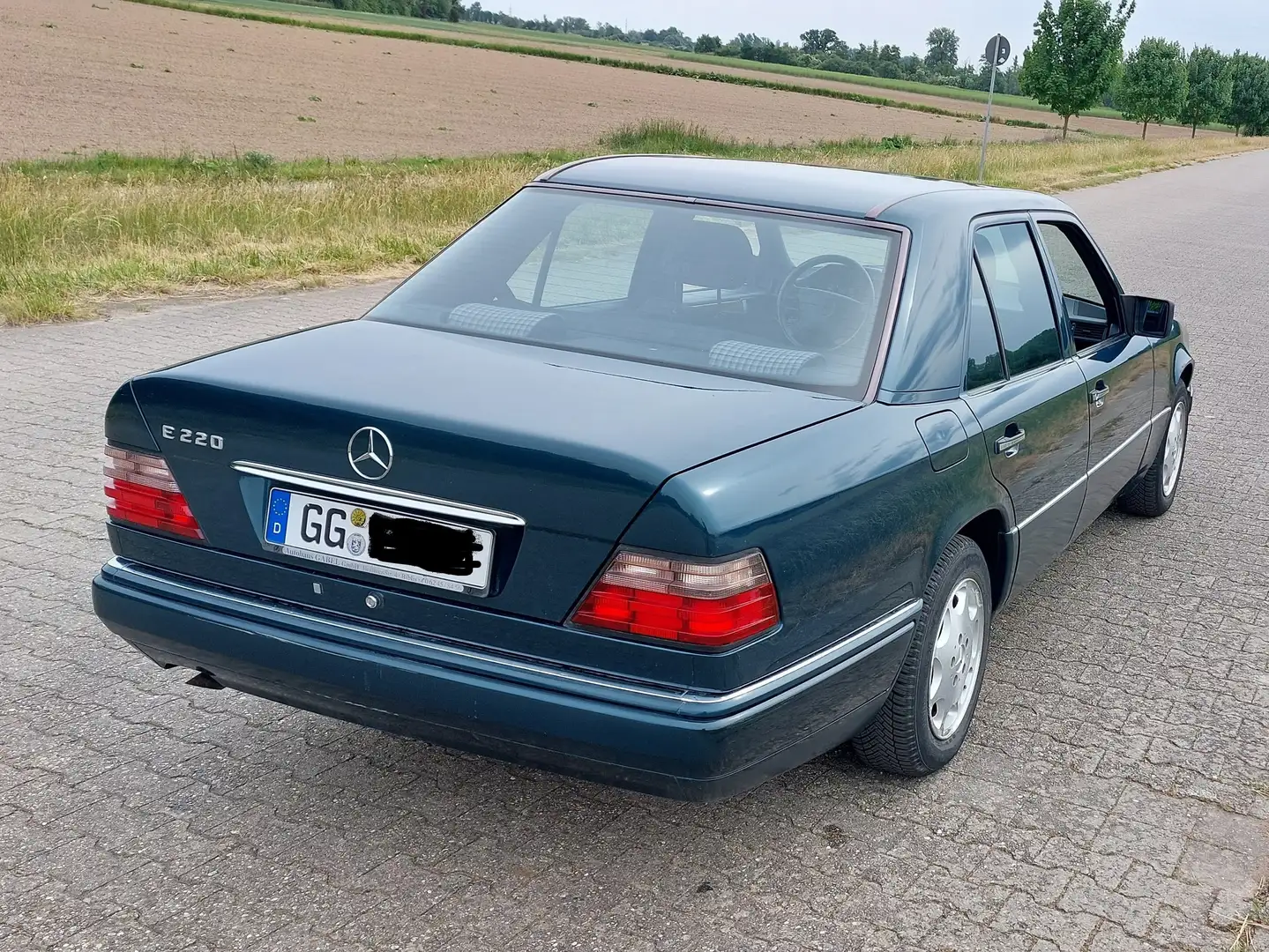 Mercedes-Benz E 220 E 220 Grün - 2