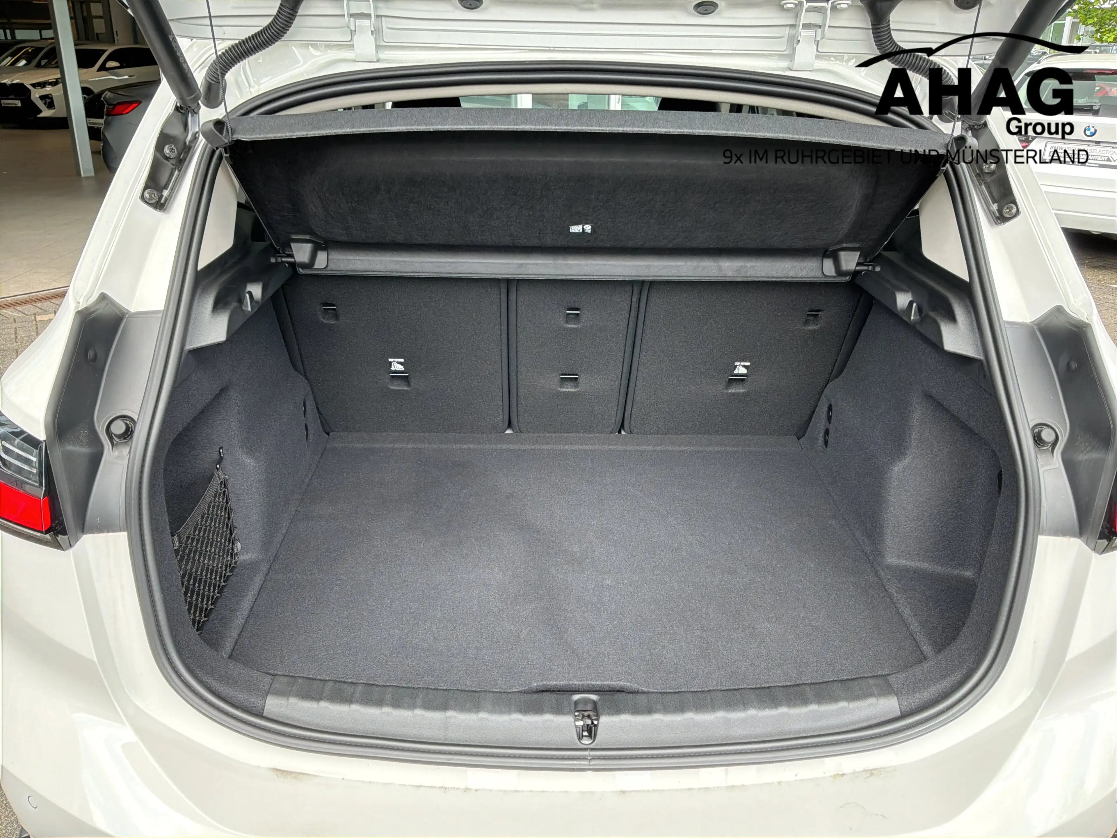 BMW 223 i xDrive Active Tourer — photo 13