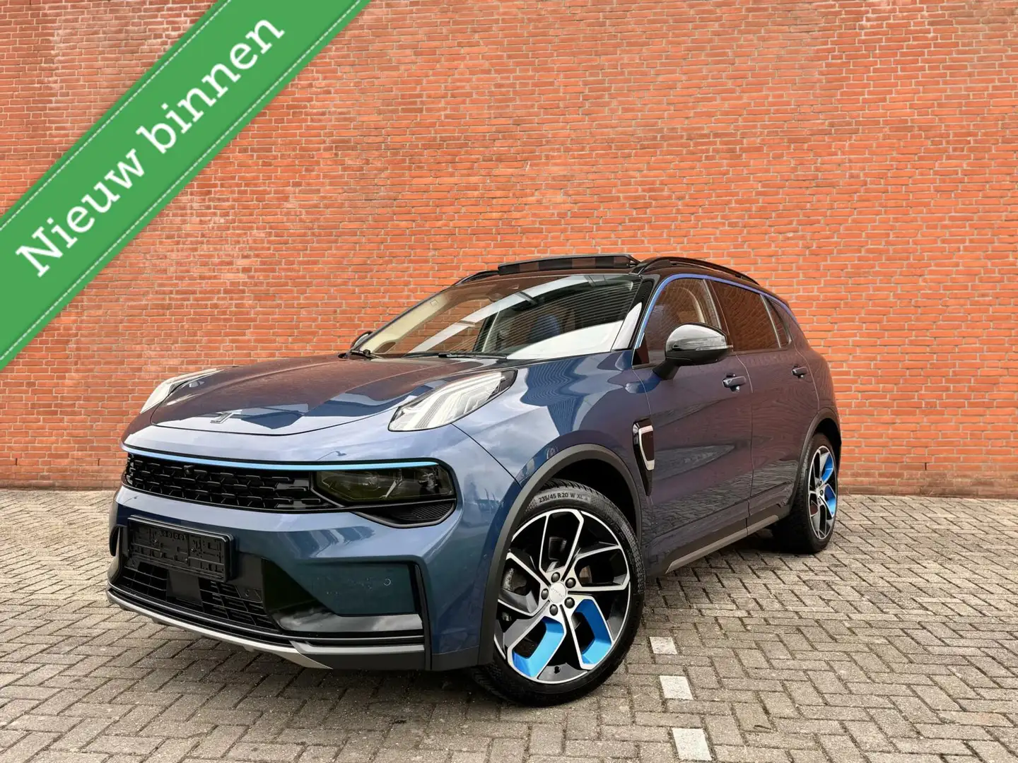 Lynk & Co 01 1.5 PLUG-IN HYBRID|360 CAMERA|PANO|CARPLAY| VOL Blauw - 1
