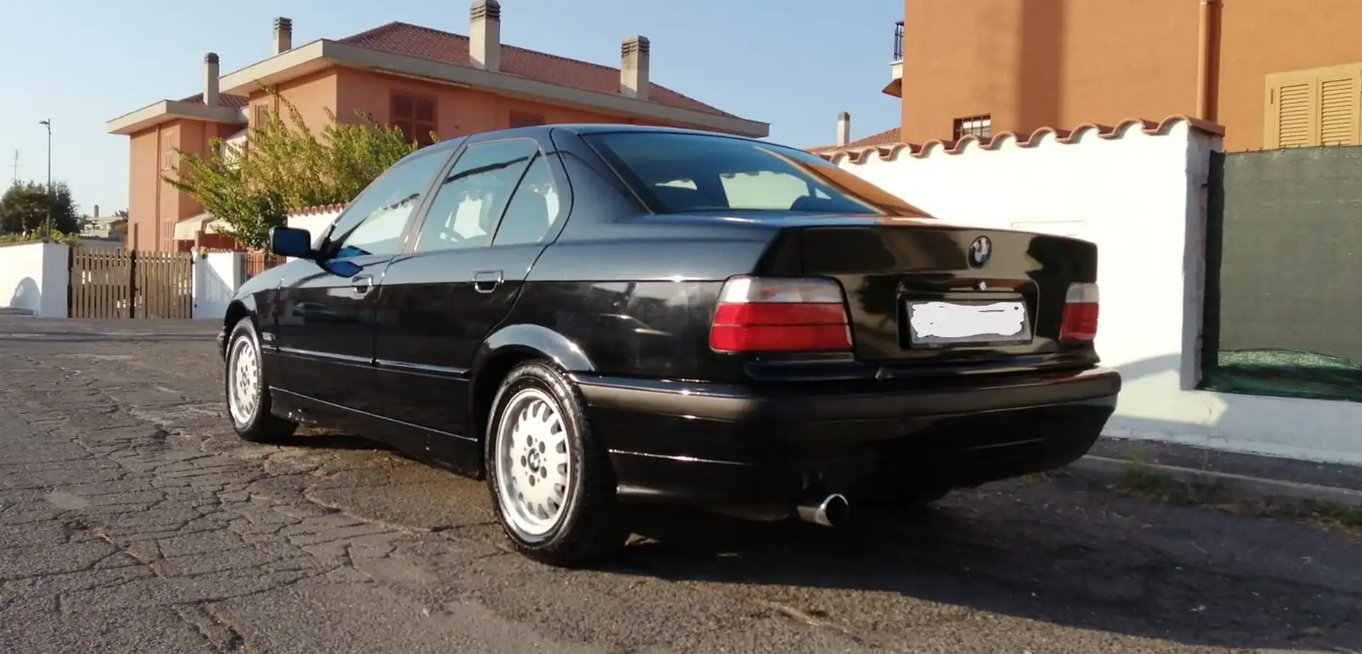BMW 318 318i Europa - 2