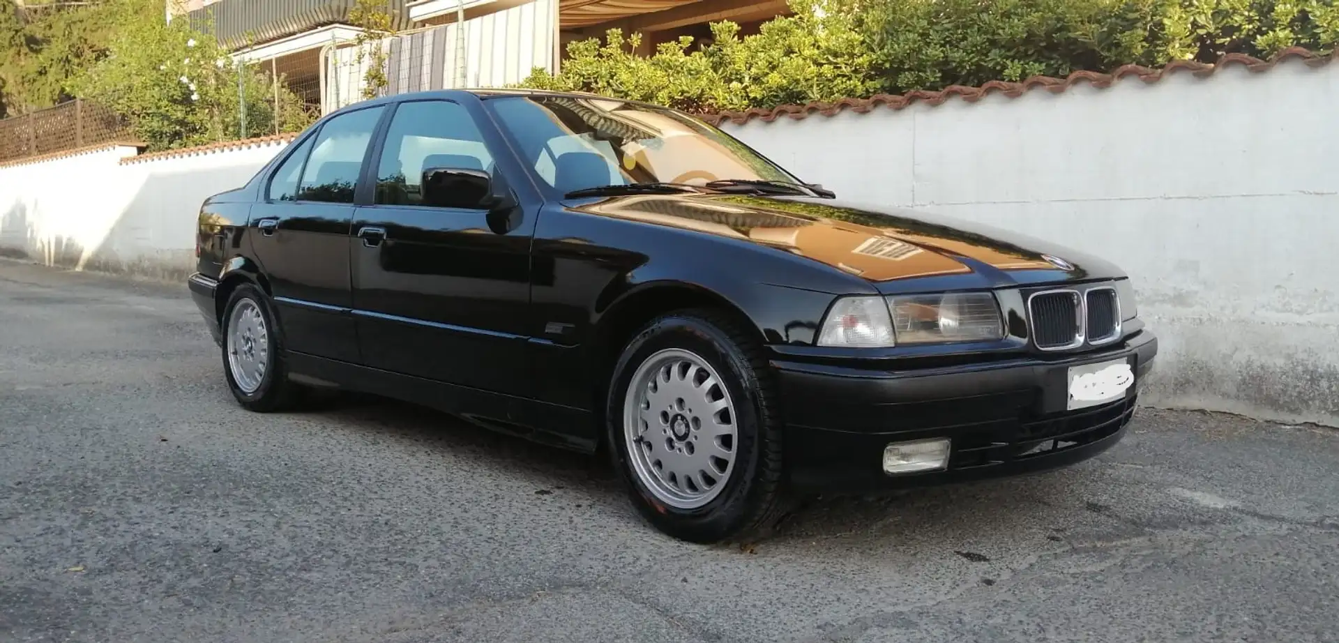 BMW 318 318i Europa - 1