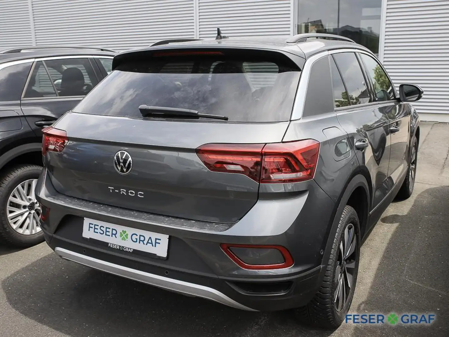 Volkswagen T-Roc MOVE 1.5 TSI APP LED SiHz ParkAssist DigiCockpit Grau - 2