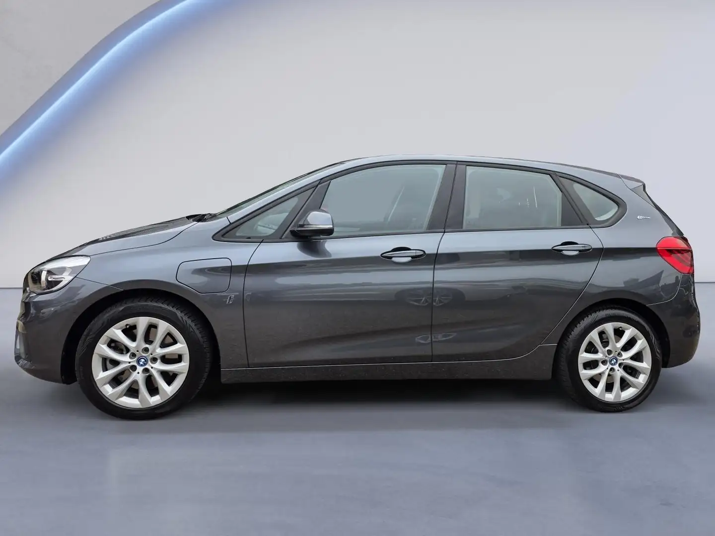 BMW 225 2-serie Active Tourer 225xe iPerformance /Apple Ca Grijs - 2