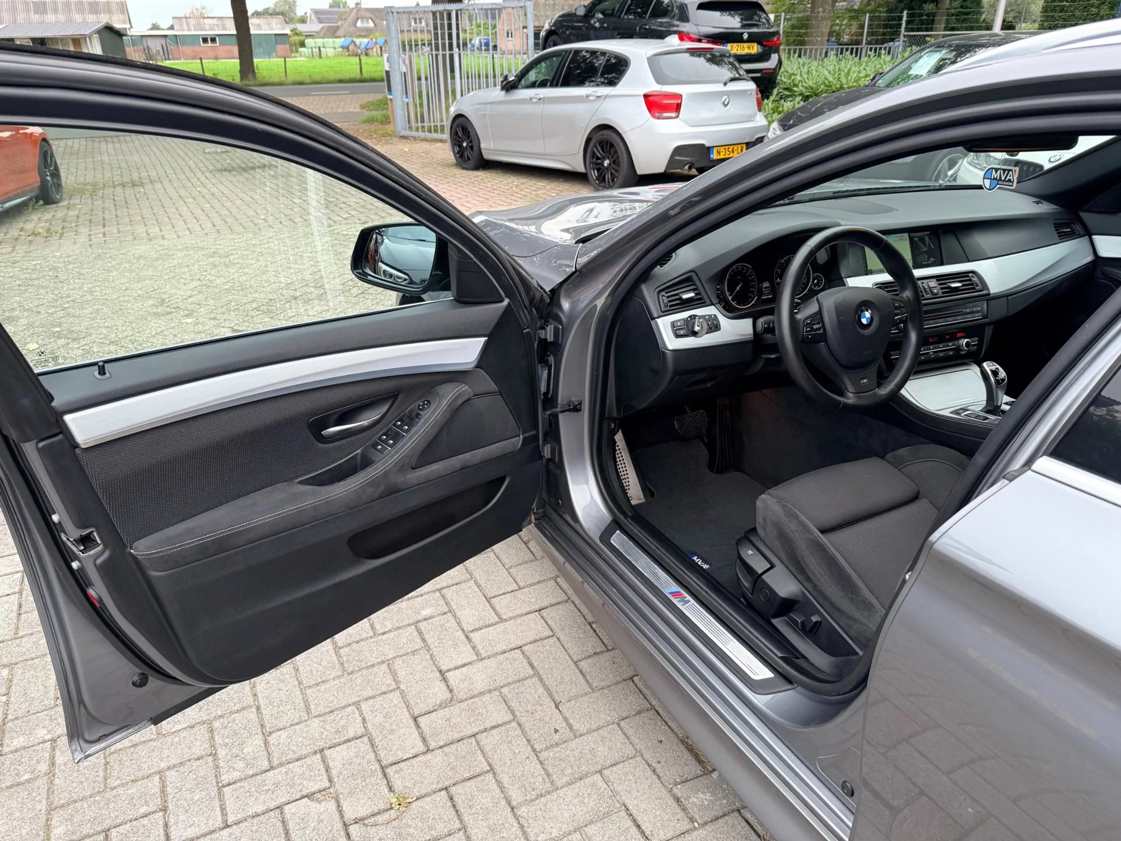 BMW 520 5-serie Touring 520i Executive M Sport. — photo 15