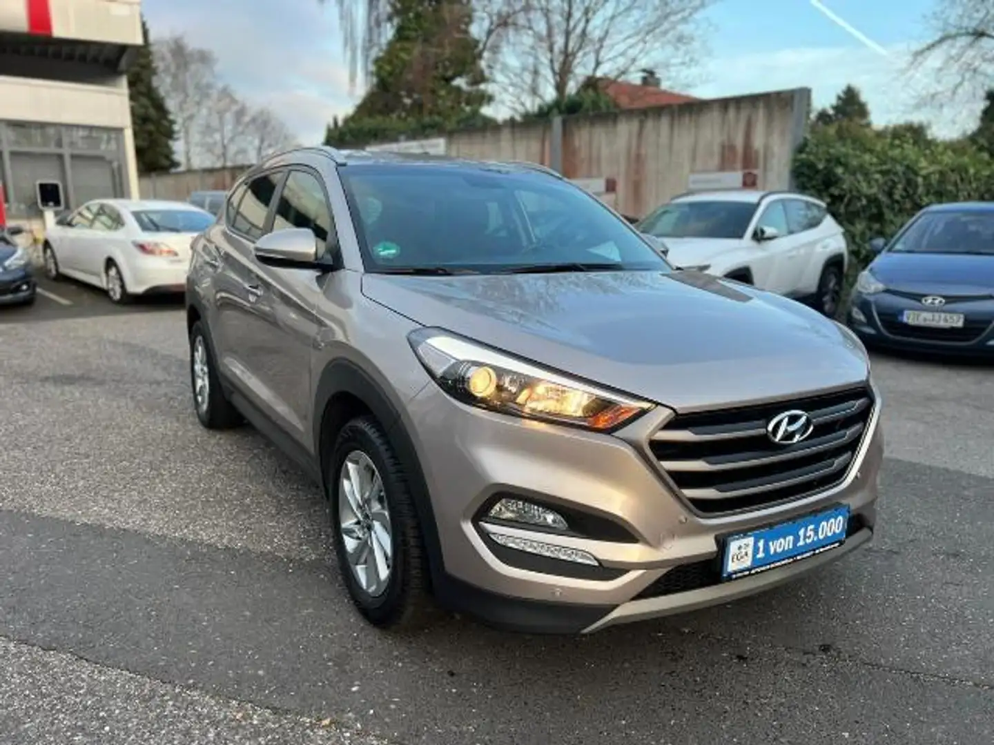 Hyundai TUCSON 1.6 Trend 2WD Kl.Auto. - Sitzh - PDCv+h - RKam - N Silber - 1