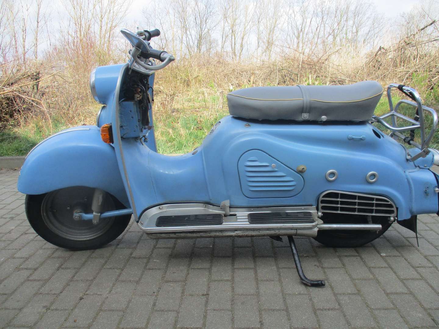 Zündapp Bella Roller Roller/Scooter in Blau gebraucht in Calau für € 3.500,-