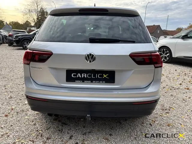 Volkswagen Tiguan view 4