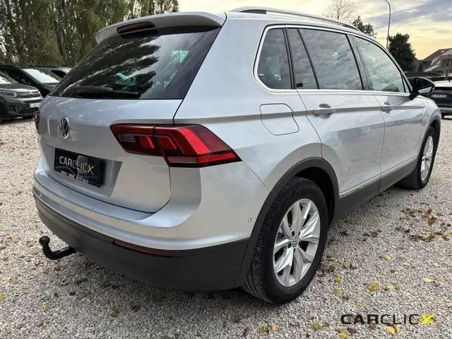 Volkswagen Tiguan view 5