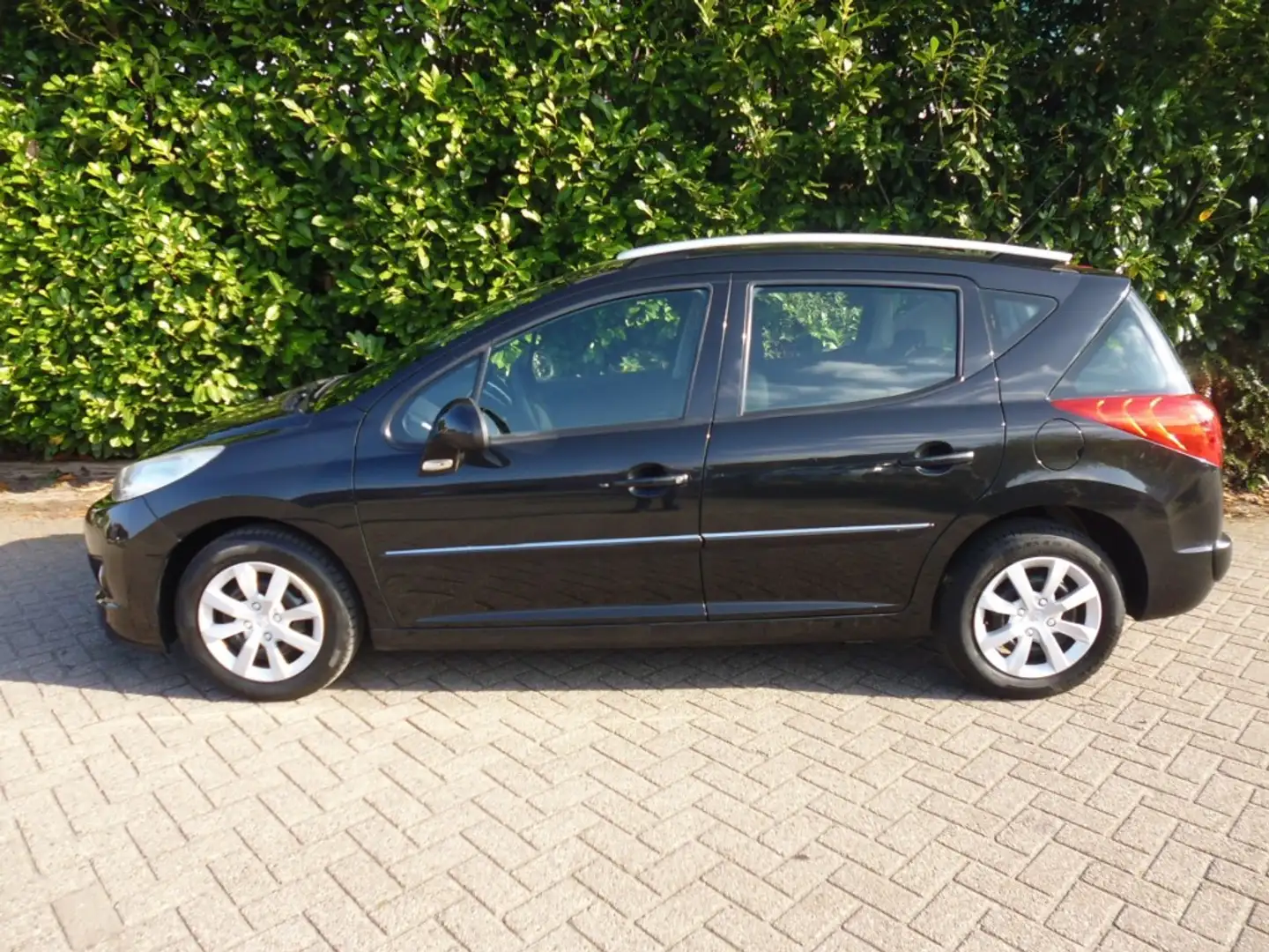 Peugeot 207 SW1.4 VTI Active CRUISE AIRCO Zwart - 2