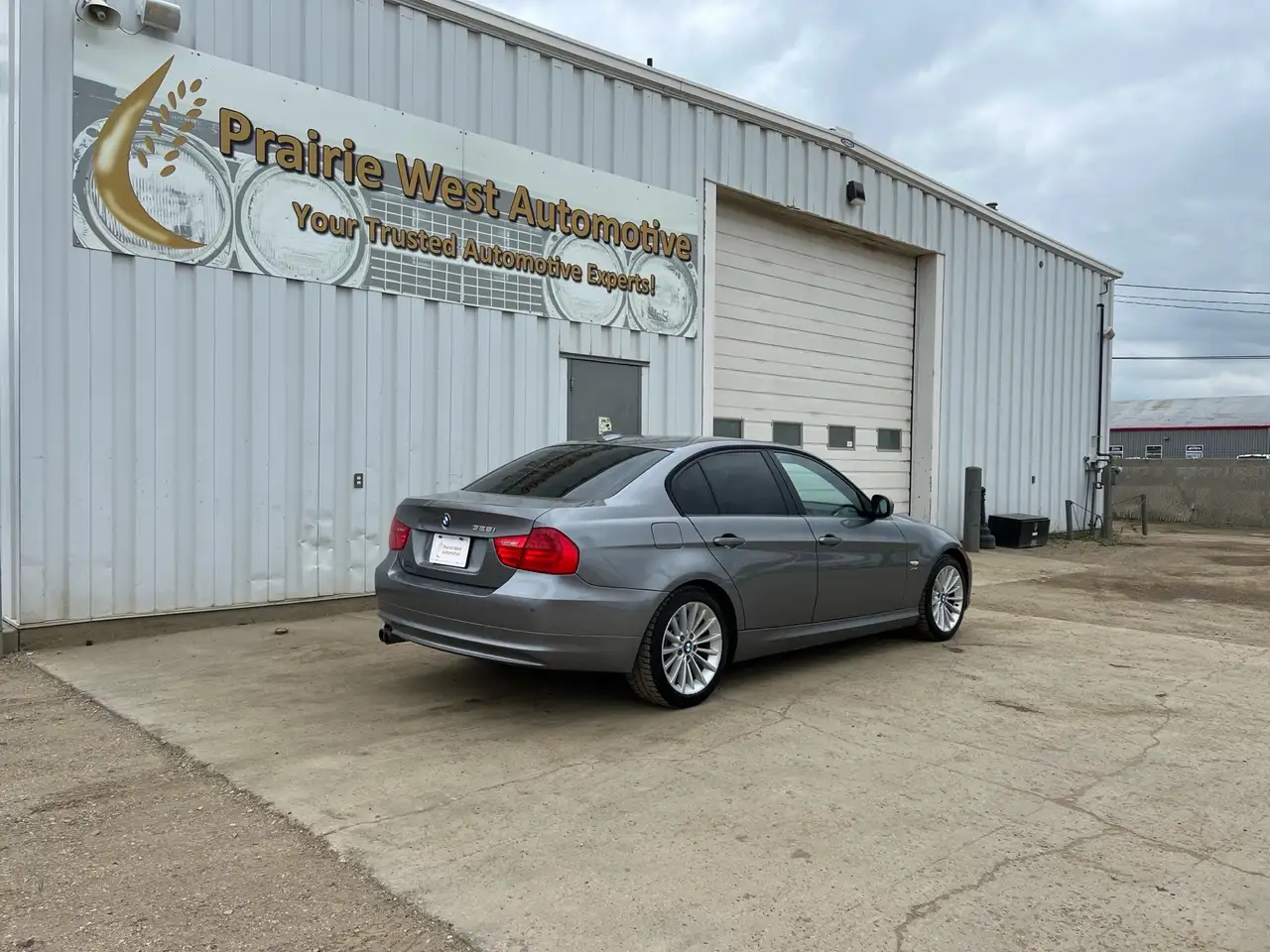 BMW 3 Series photo BMW 3 Series