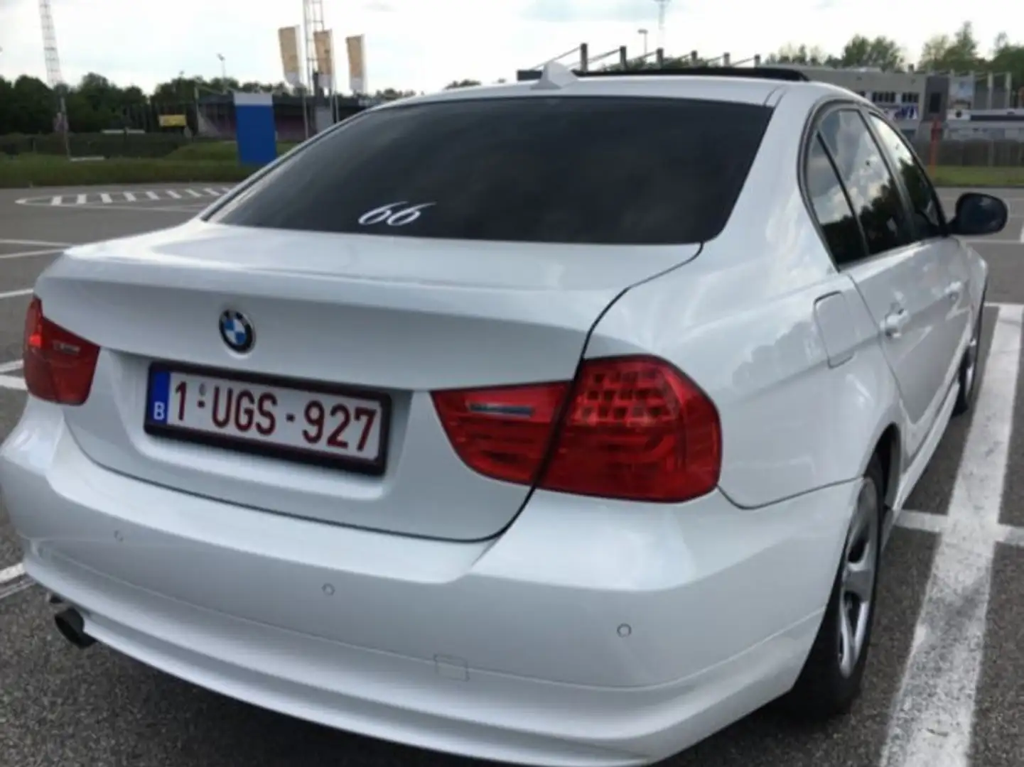 BMW 320 BMW 320 3er DPF Efficient Dynamics Edition Blanc - 2