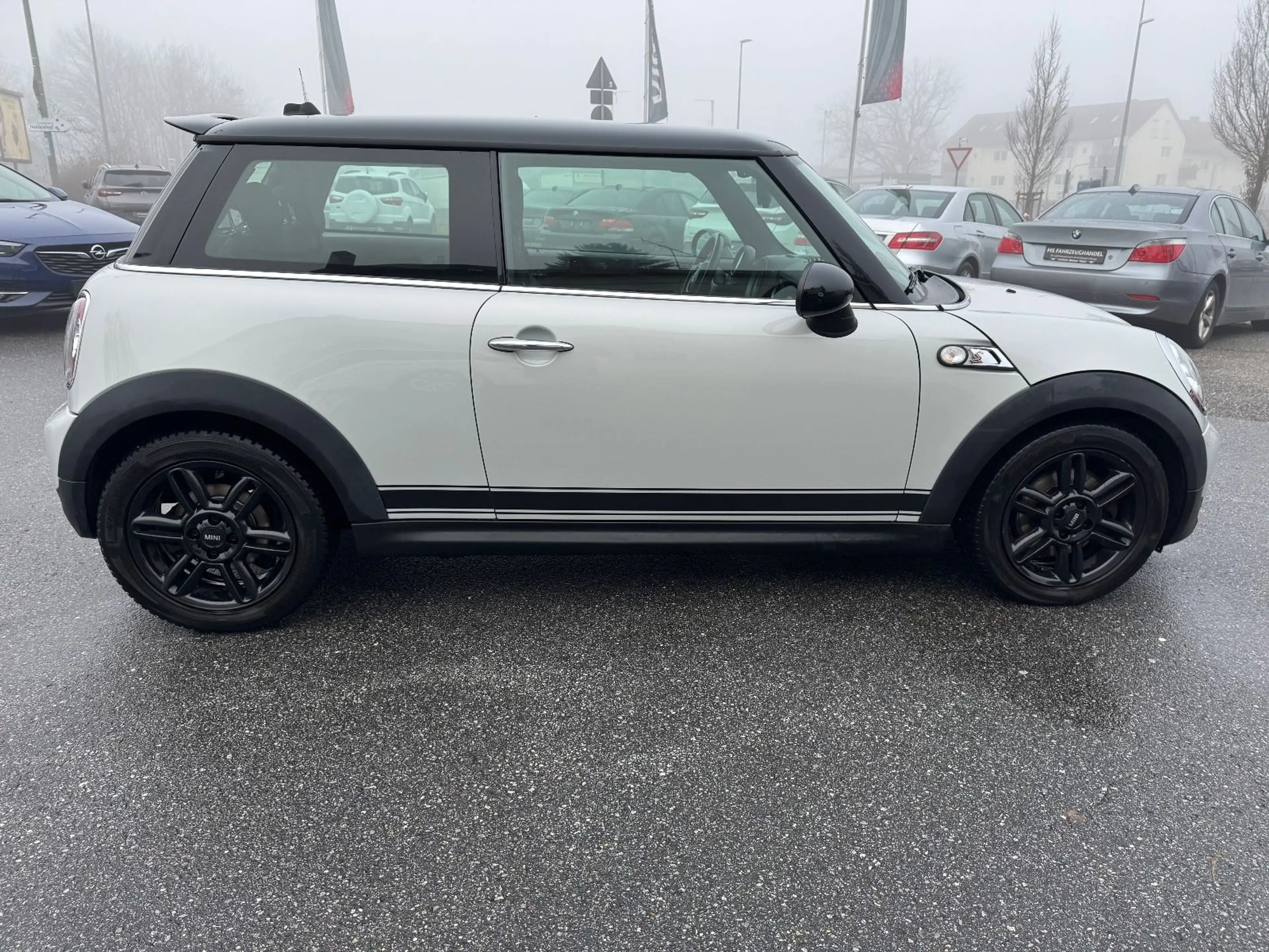 MINI Cooper S COOPER S Automatik *TÜV 03/28*Klima*8fach* — photo 10