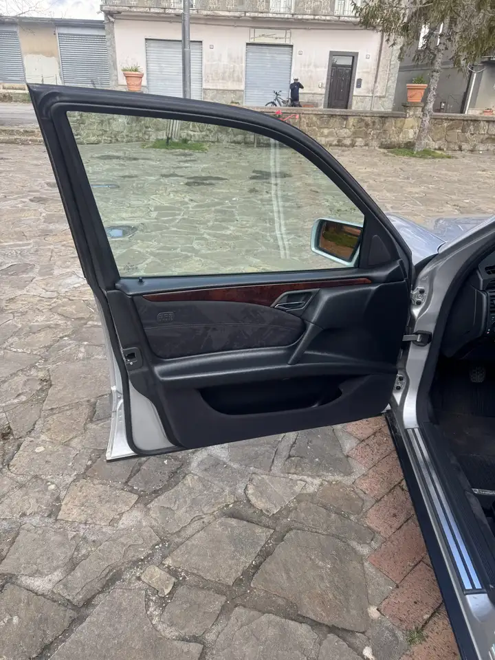 Mercedes-Benz E 250 td Elegance, foto 6