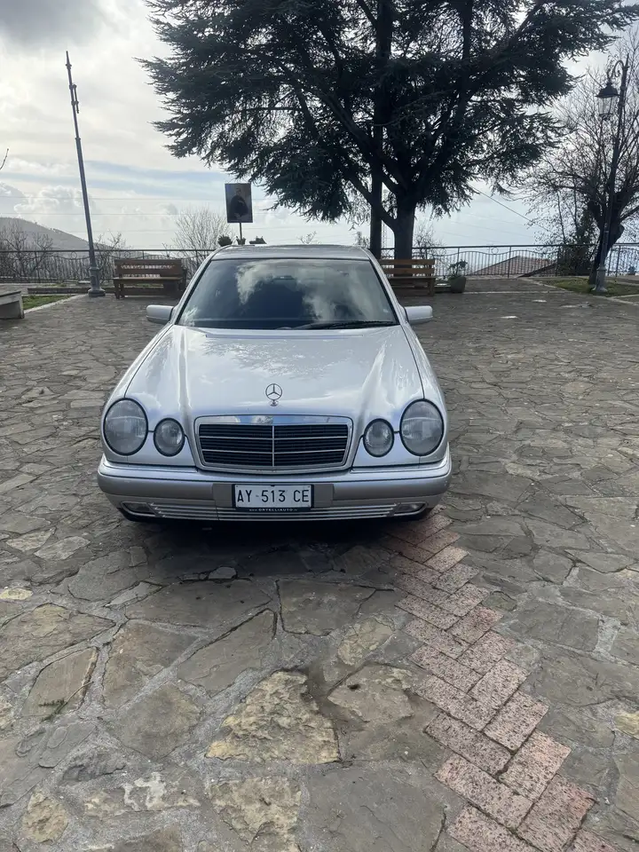 Mercedes-Benz E 250 td Elegance, foto 3
