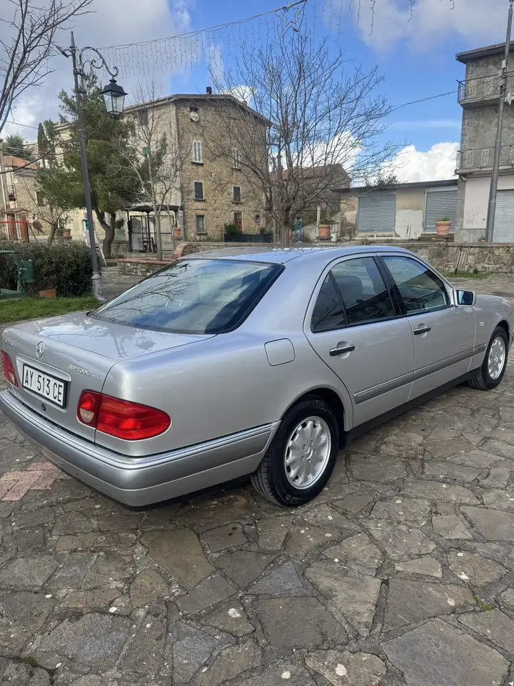 Mercedes-Benz E 250 td Elegance, foto 4