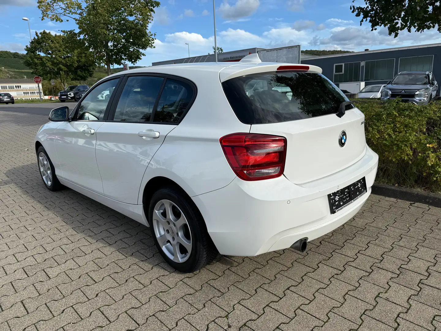 BMW 114 114 i Weiß - 2