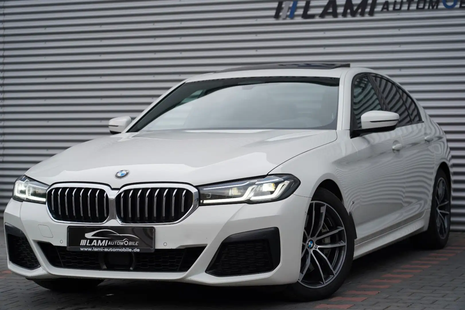 BMW 530 d M Sport LASER KEY HEADUP SHD SITZLÜFTUNG Weiß - 1