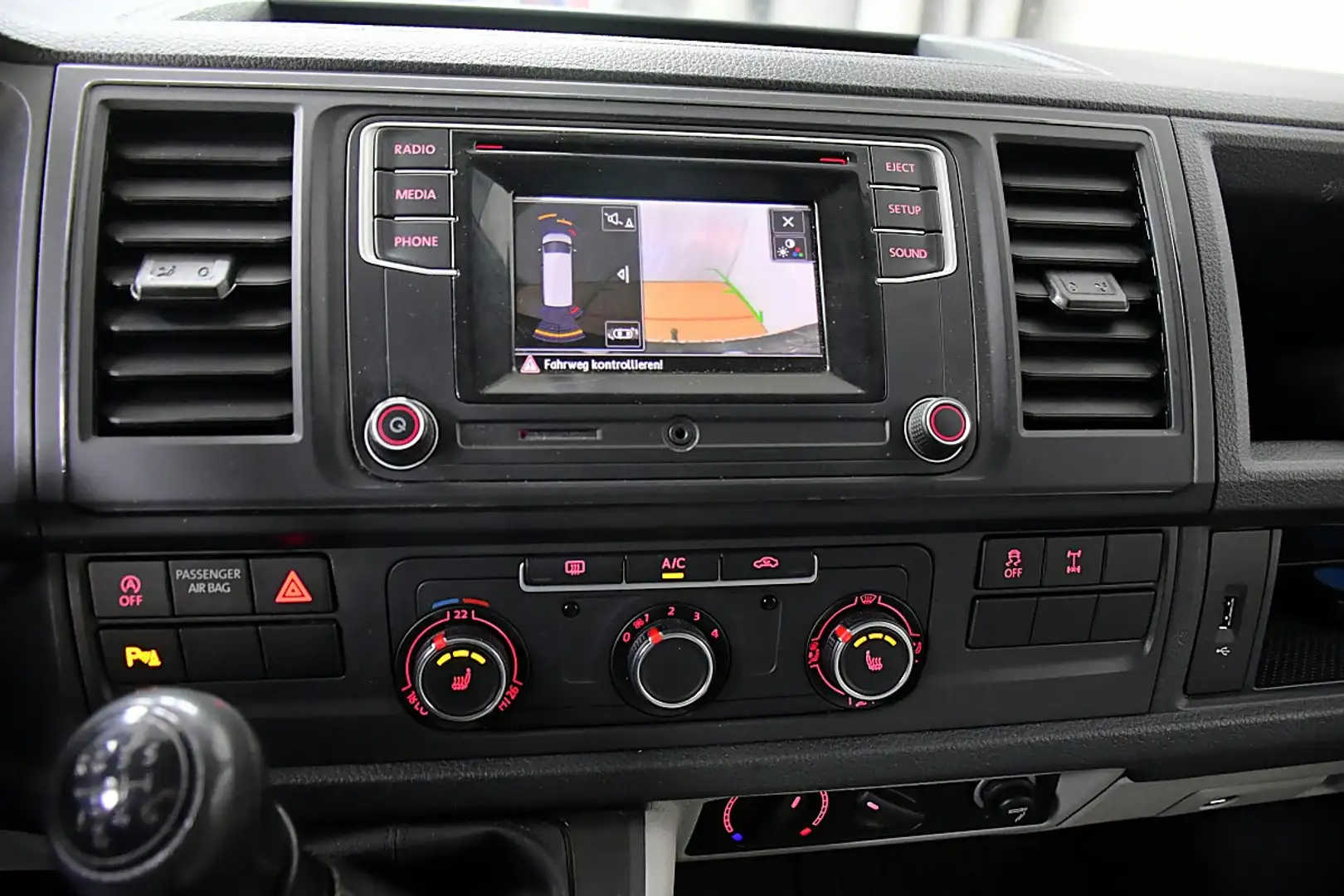 Volkswagen T6 Transporter T6 Kastenwagen KR 2,0 TDI 4Motion BMT AHK Regale Weiß - 2