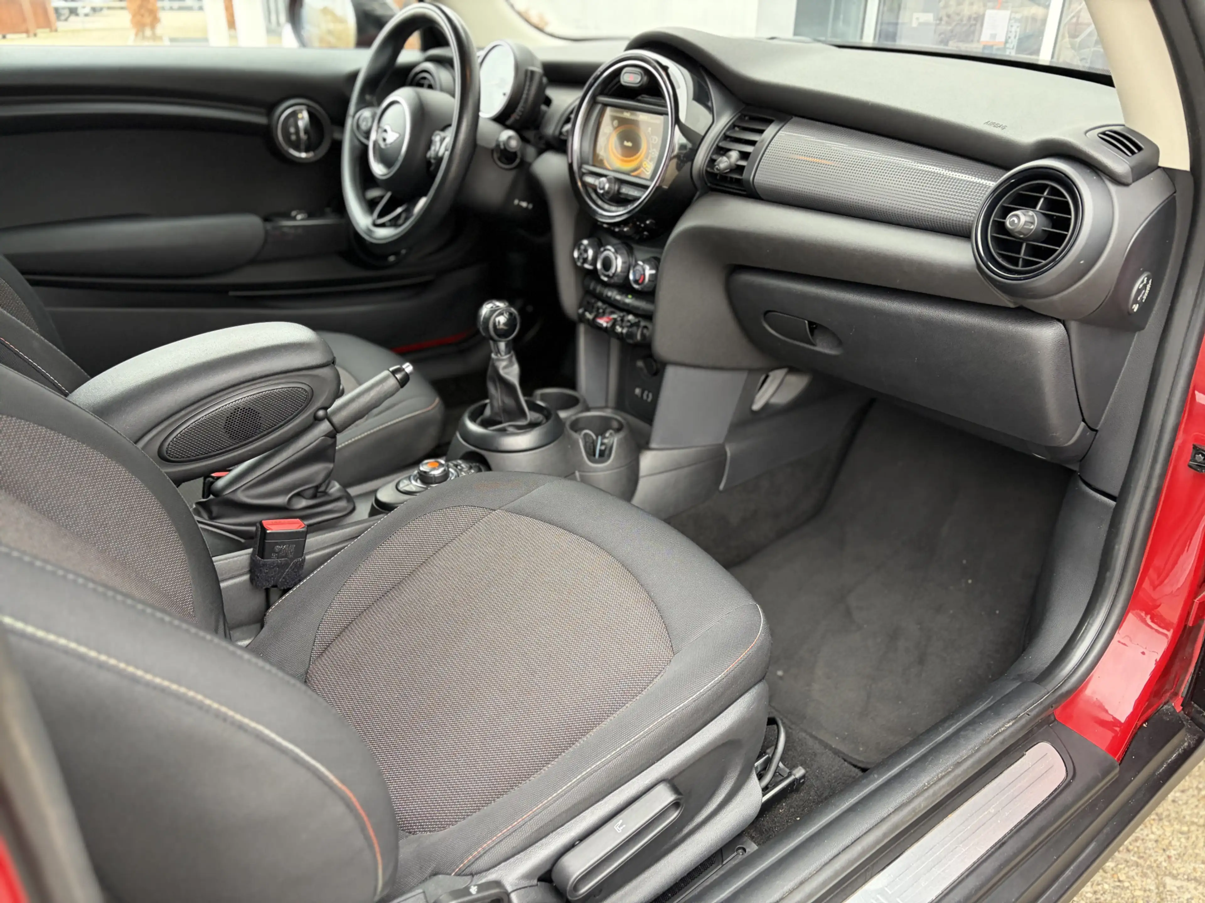 MINI Cooper Mini 1.5 Business 136pk | Nieuwe apk | Dealer onde — photo 7