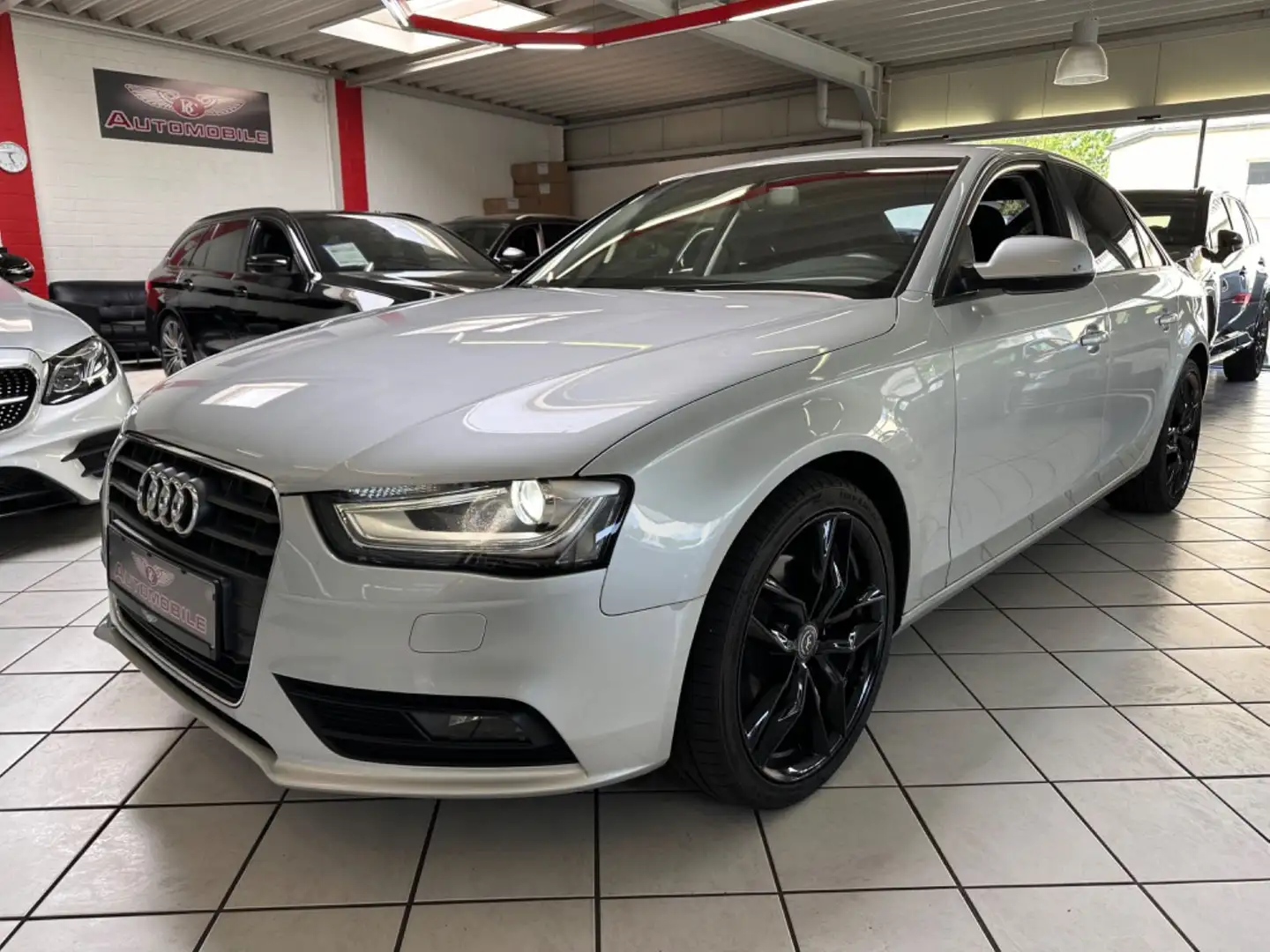 Audi A4 Lim. Attraction 1.8 TFSI XENON PDC Argent - 1