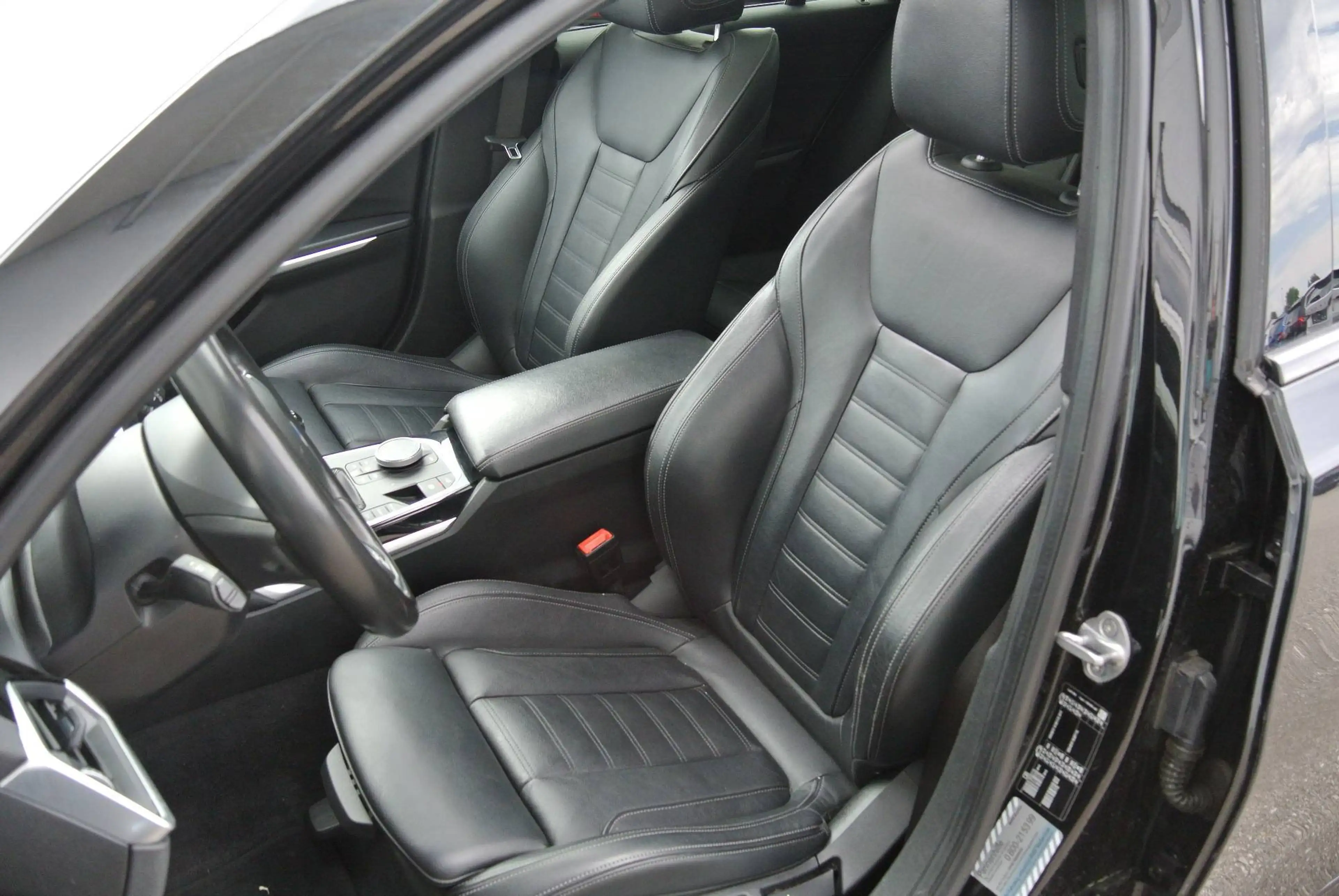 BMW 320 d Touring **M - Paket ** PANO * LEDER * NAVI * — photo 8