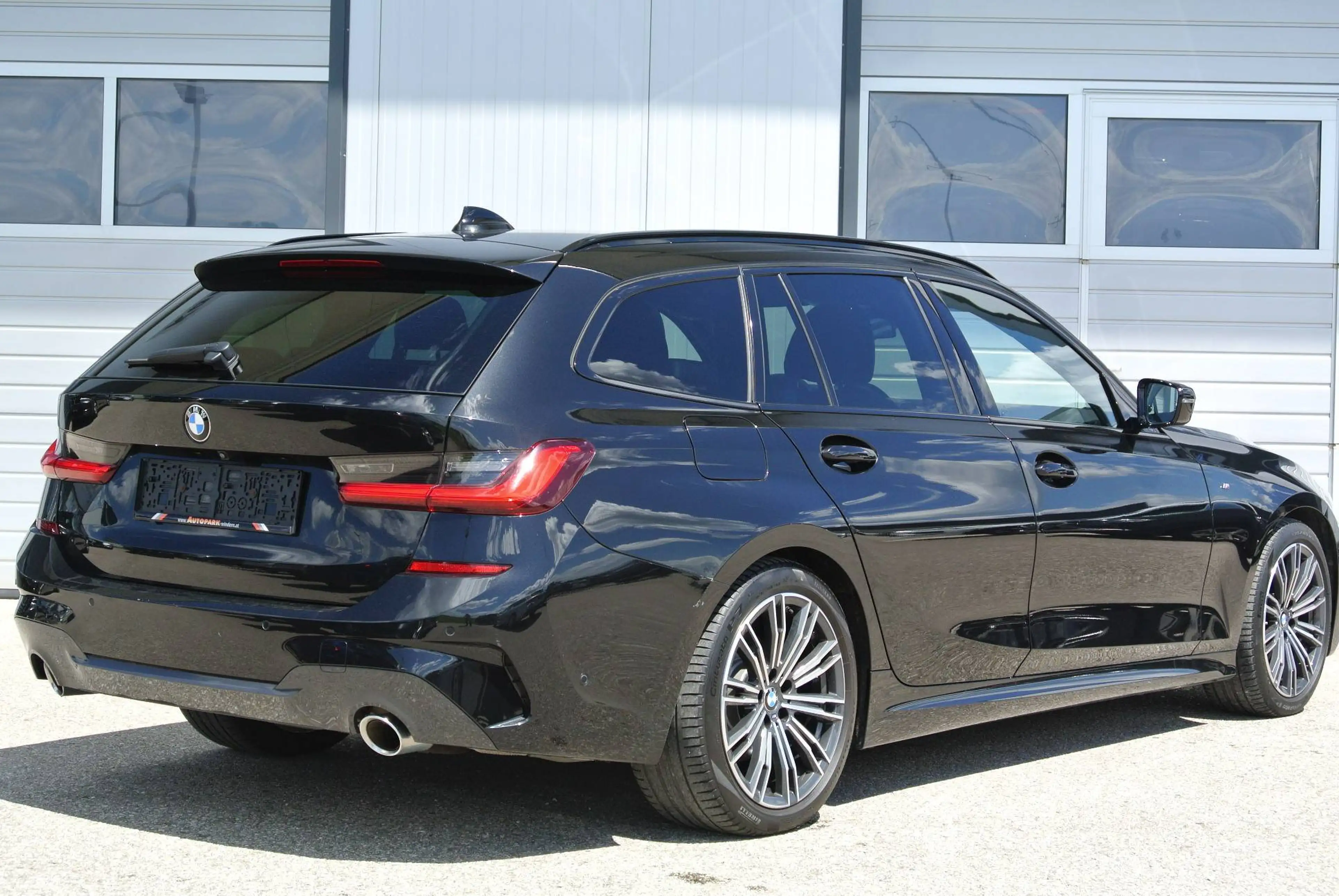 BMW 320 d Touring **M - Paket ** PANO * LEDER * NAVI * — photo 5