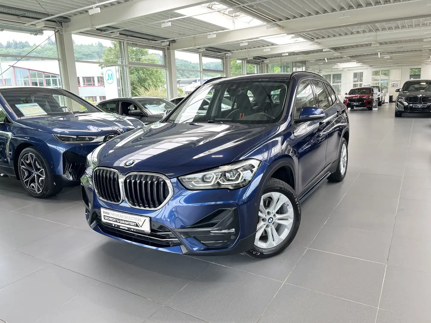 BMW X1 sDrive18d Sport Line AHK/Navi/LED/Komfortzg./Shz/P Blau - 2