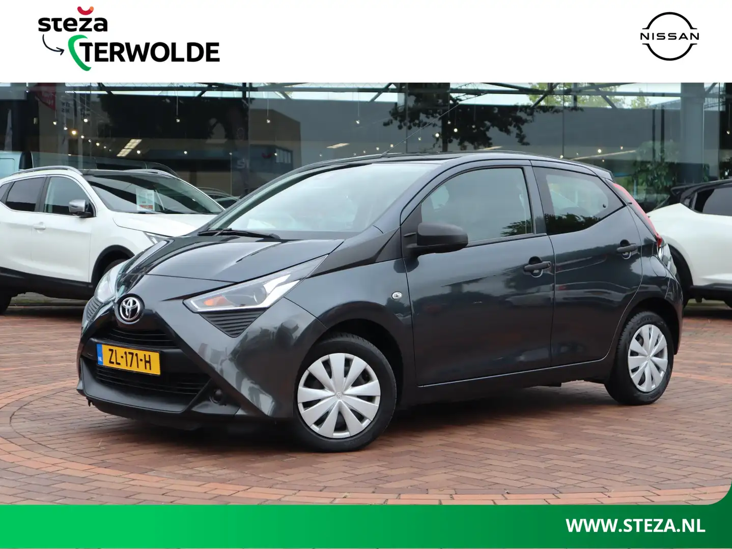 Toyota Aygo 1.0 VVT-i x-fun | Airco | Bluetooth Grijs - 1