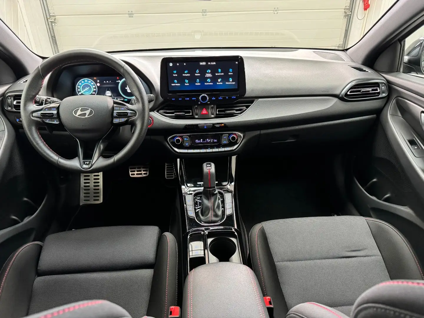 Hyundai i30 1.5 T-GDi 48V DCT N Line Navi 2xPDC Garantie Schwarz - 2