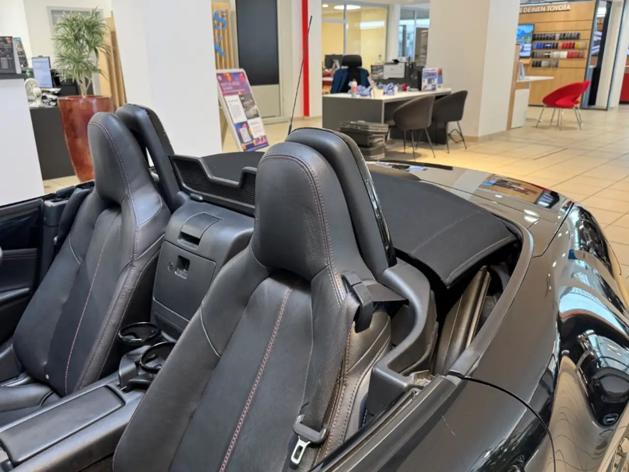 Mazda MX-5 Roadster — photo 16 sur 34