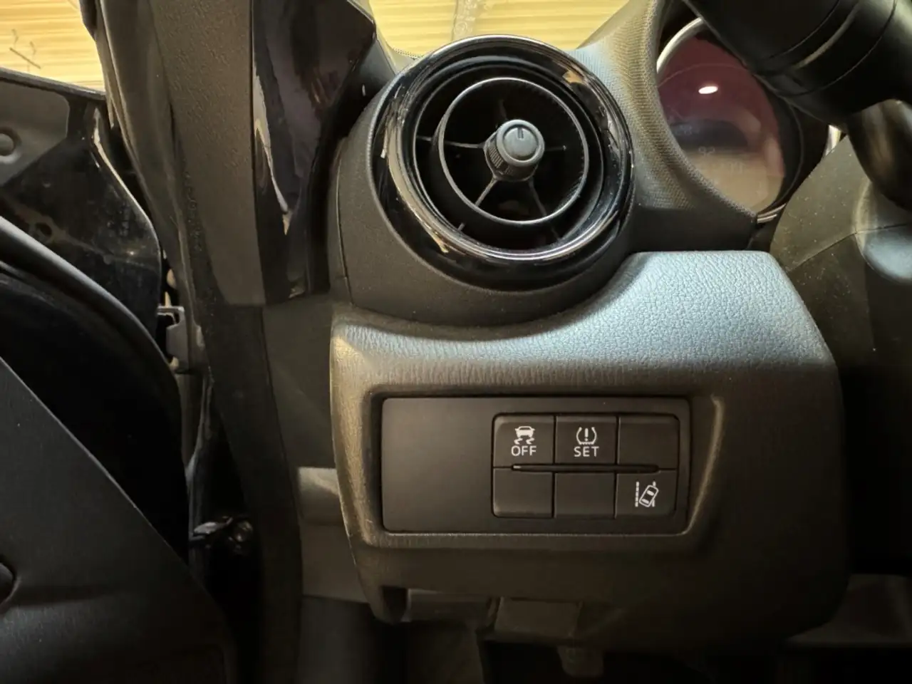 Mazda MX-5 Roadster — photo 19 sur 34
