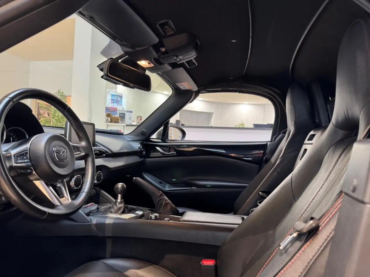 Mazda MX-5 Roadster — photo 13 sur 34