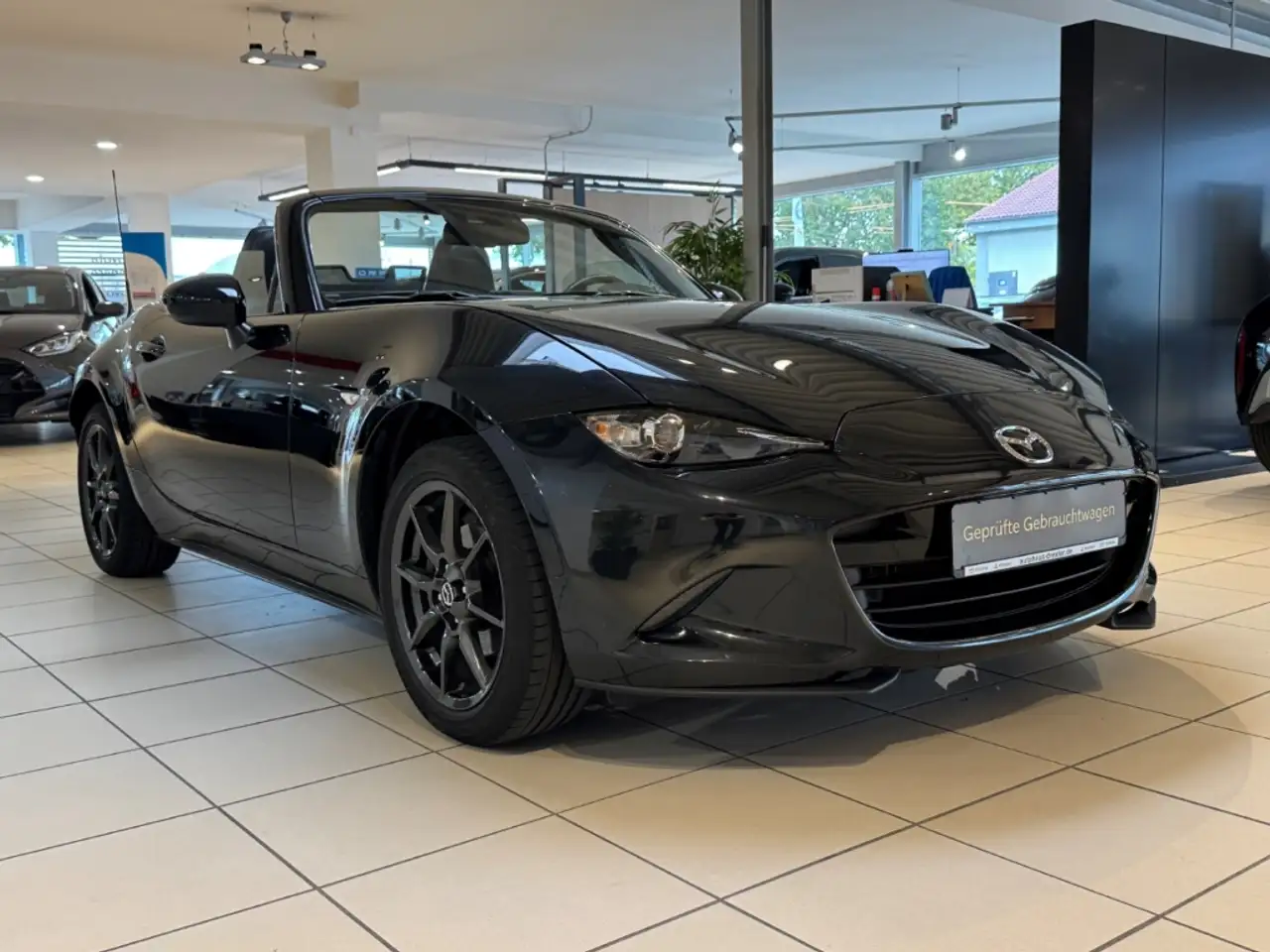 Mazda MX-5 Roadster — photo 12 sur 34