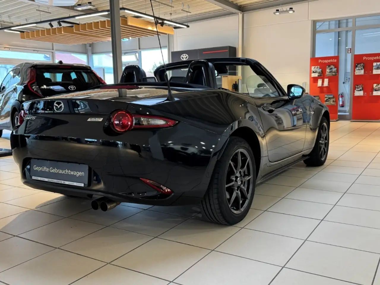 Mazda MX-5 Roadster — photo 10 sur 34