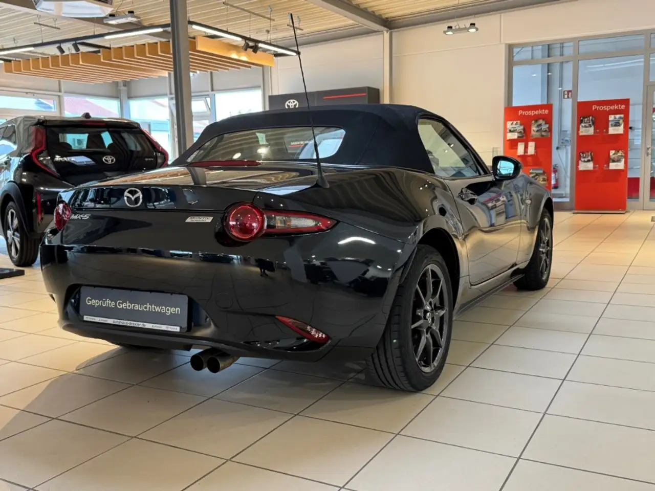 Mazda MX-5 Roadster — photo 4 sur 34