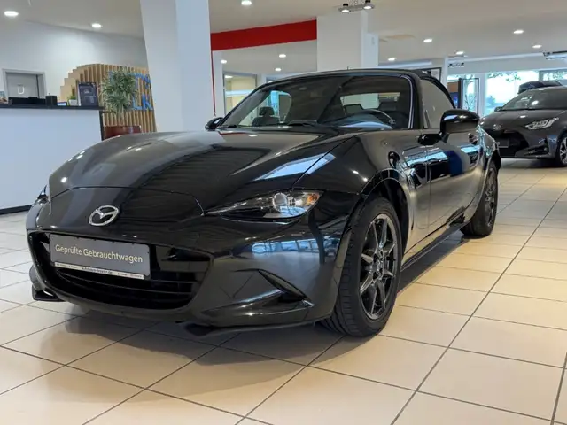 Mazda MX-5 Roadster en vente chez une concession Allemagne