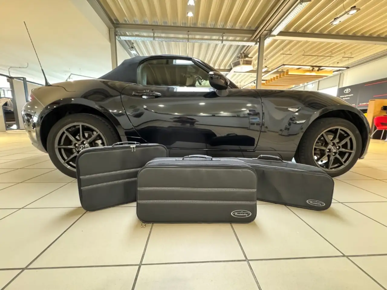 Mazda MX-5 Roadster — photo 31 sur 34