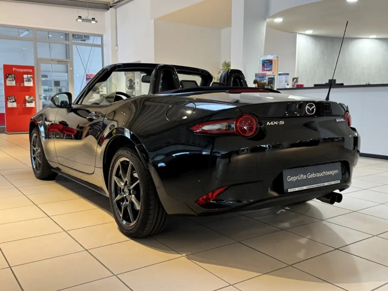 Mazda MX-5 Roadster — photo 9 sur 34