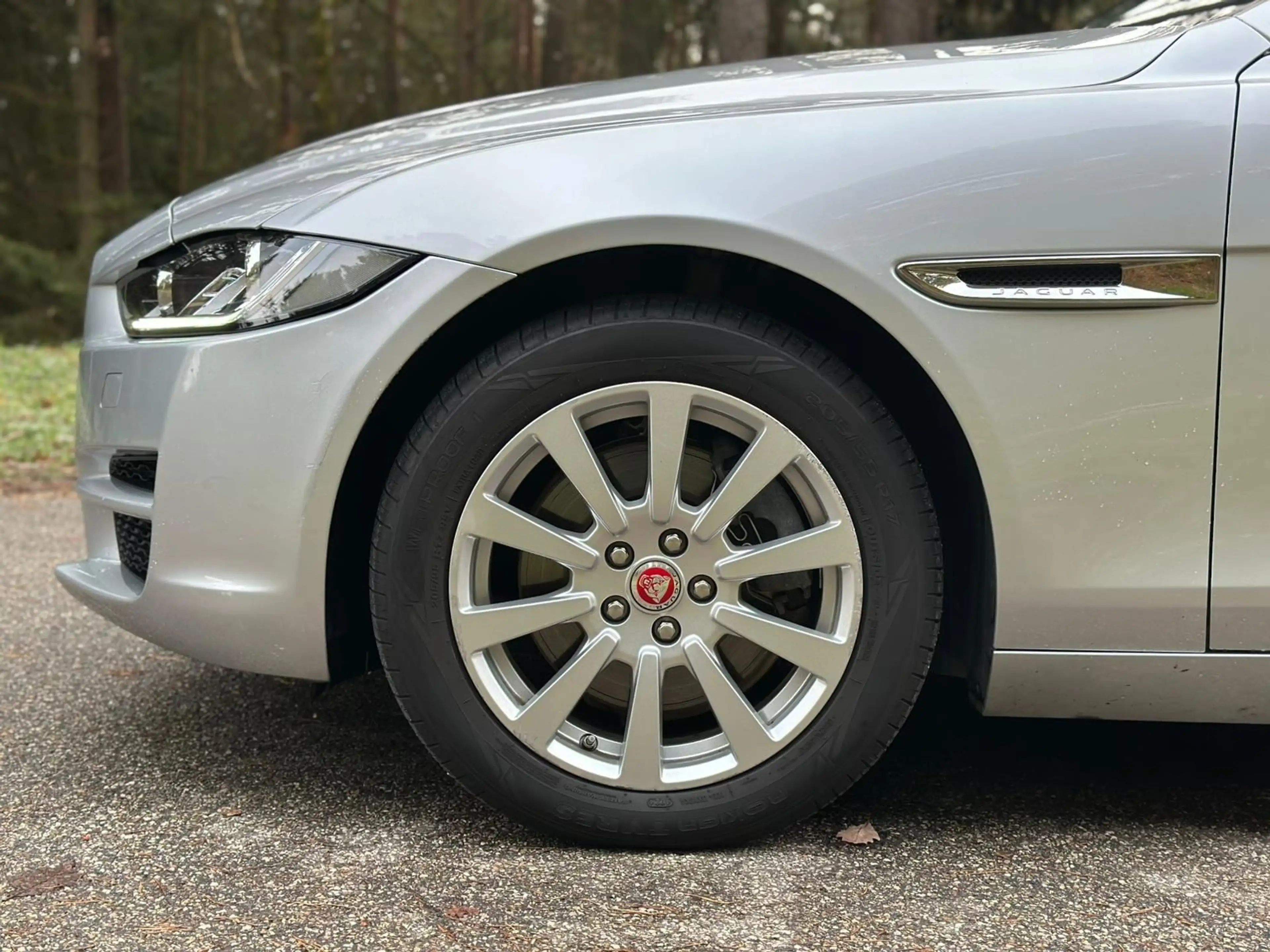 Jaguar XE Portfolio AWD PDC — photo 4