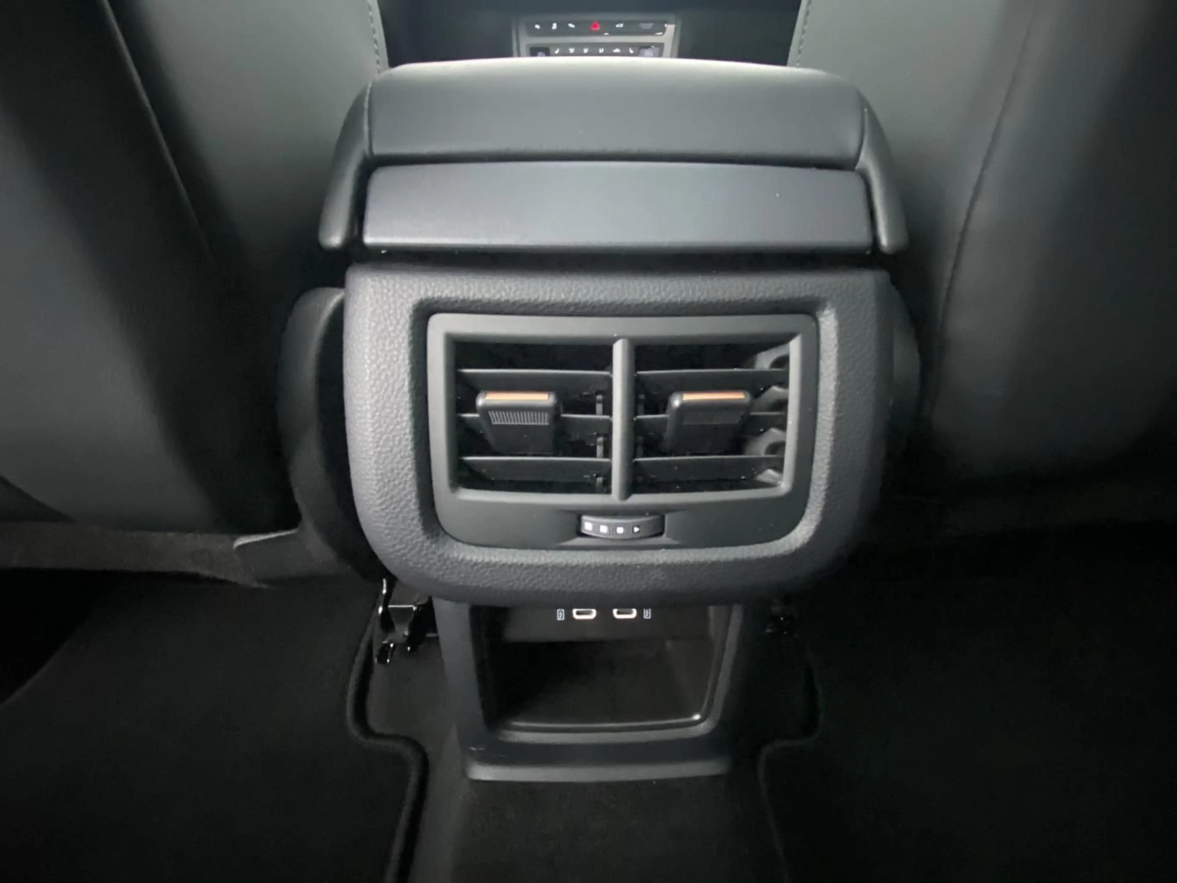 CUPRA Ateca 2.0 TSI DSG 4-DRIVE PANORAMA+AHK+SUPER-SPO — photo 13