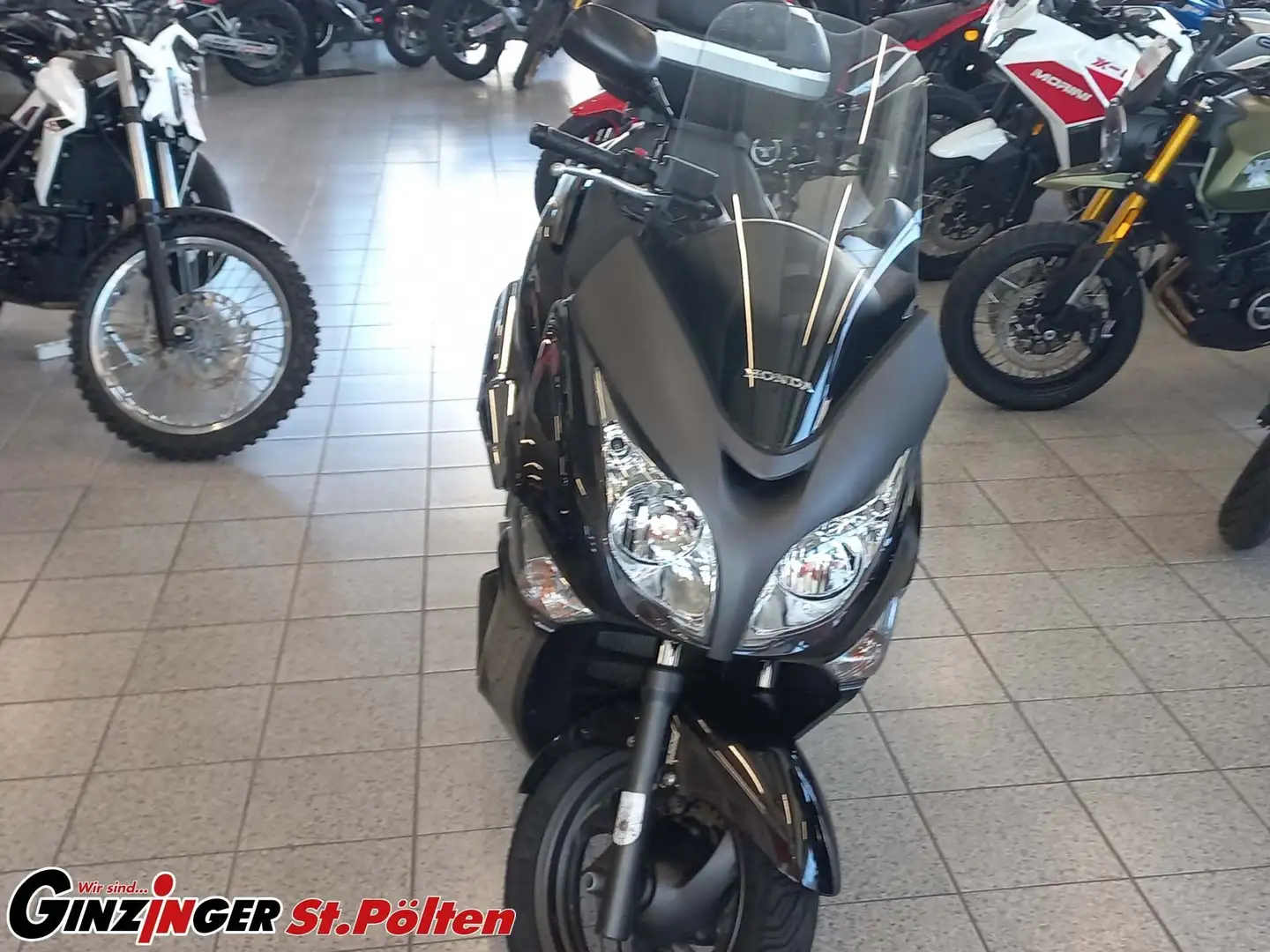 Honda SW-T 400 Schwarz - 2