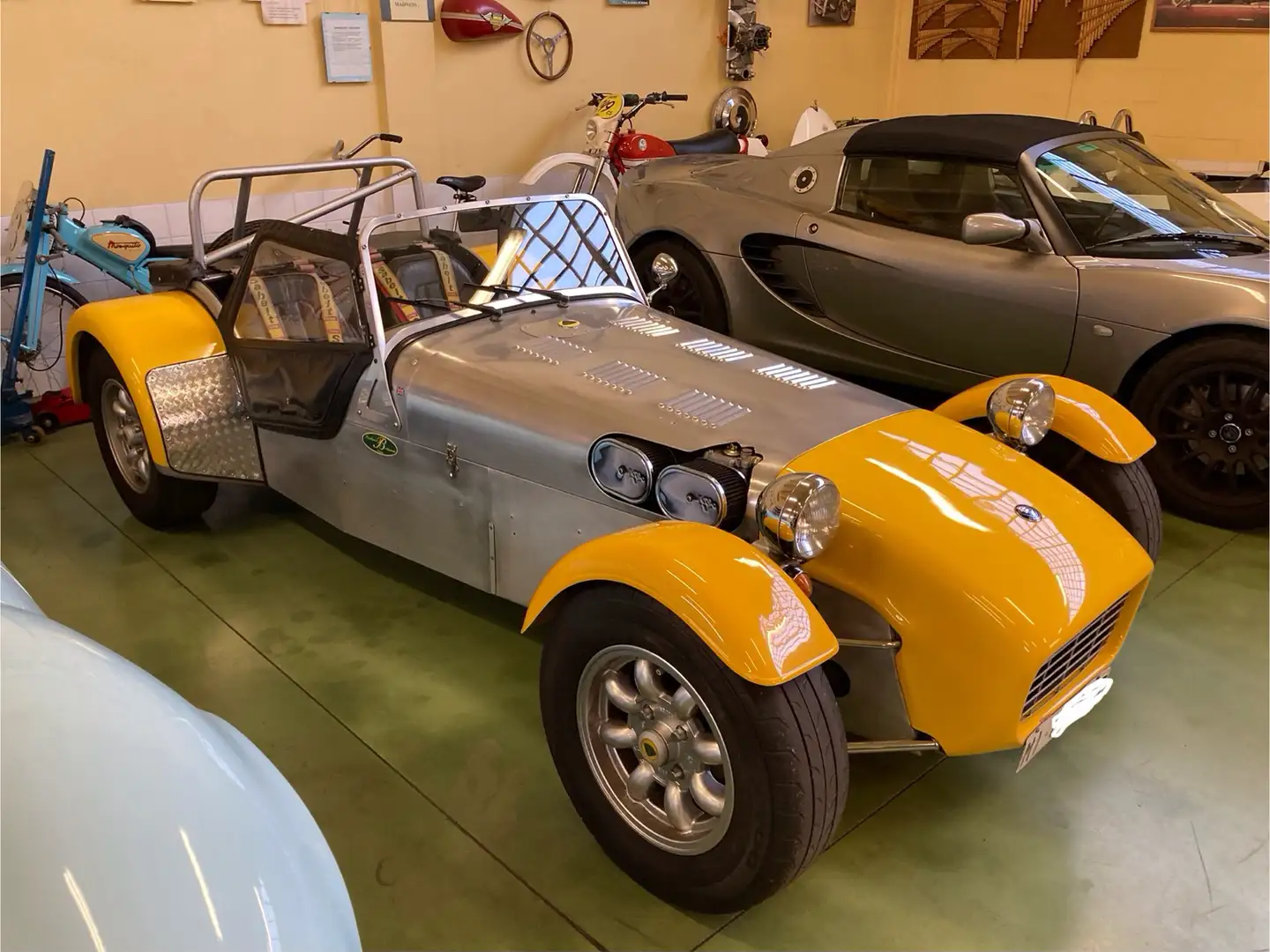 Caterham Super 7 Stradale Žlutá - 2